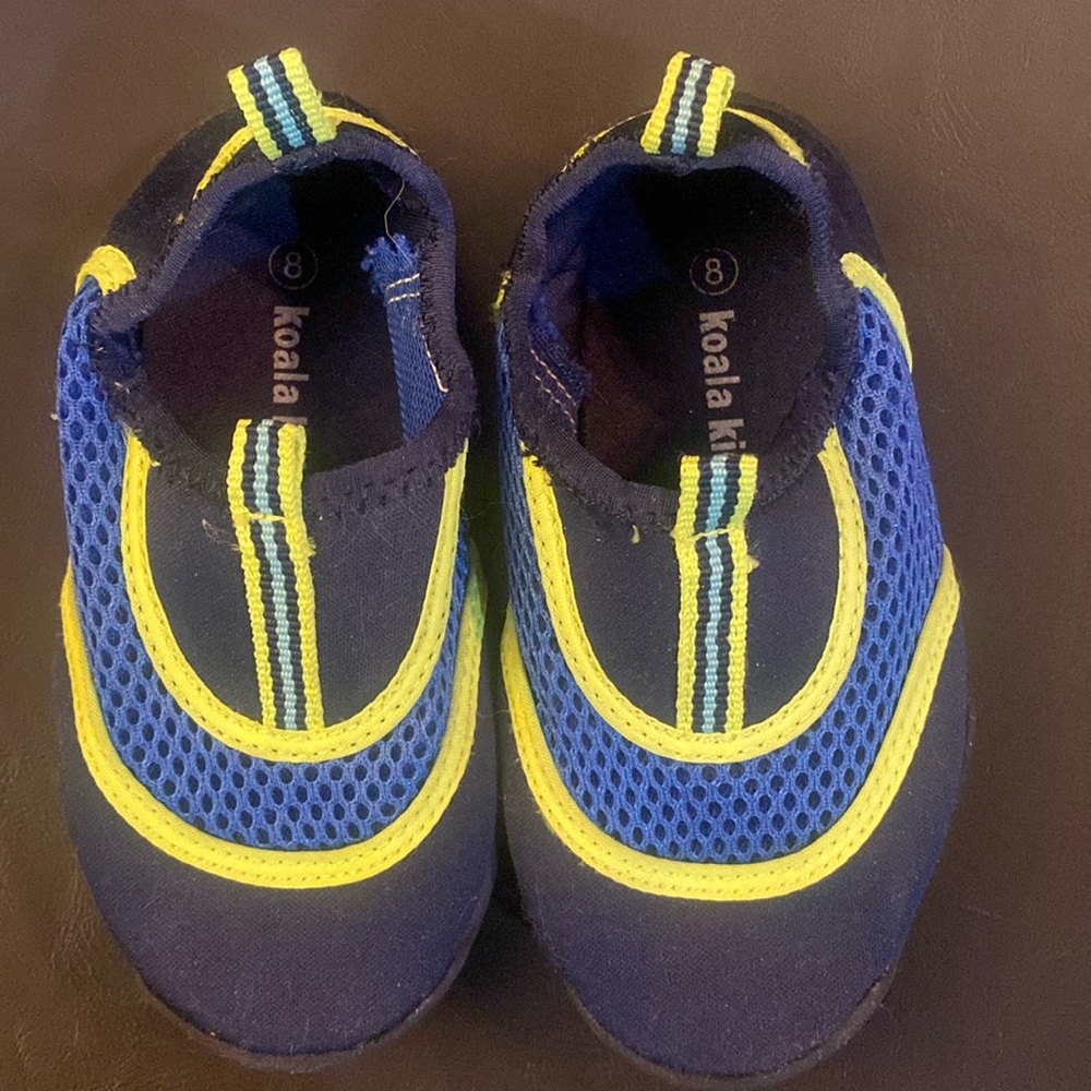 Kids water shoes size 8